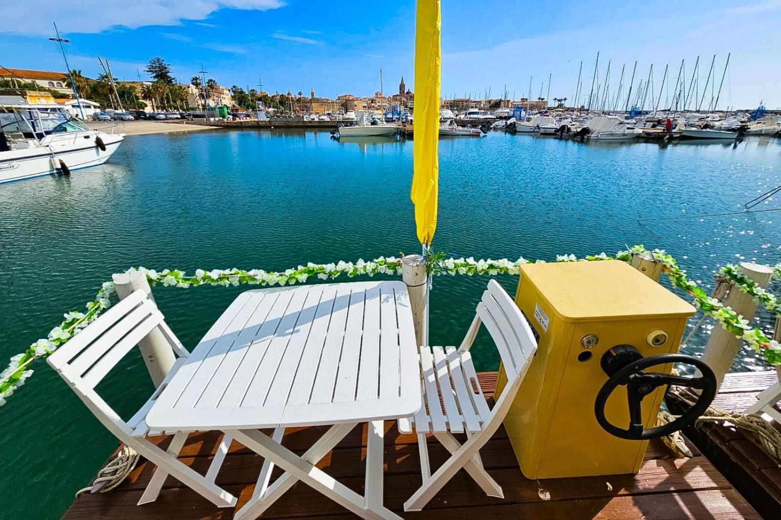 Hotel Houseboat Sardinia Alghero Esterno foto
